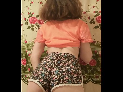 ❤️ Keçika ciwan a seksî li ber kamerayê kurtanên xwe ji xwe dike ❌ Kalîteya seksê li me ku.allo-sex.ru ❤